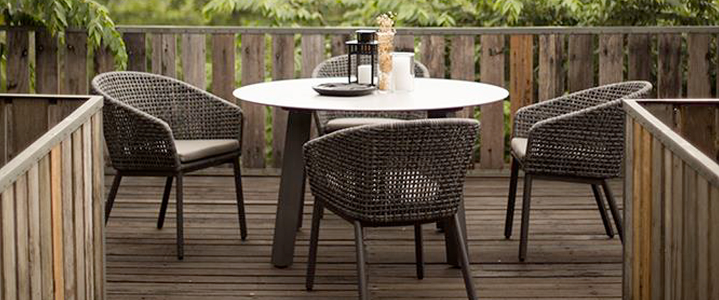 Ronda table main